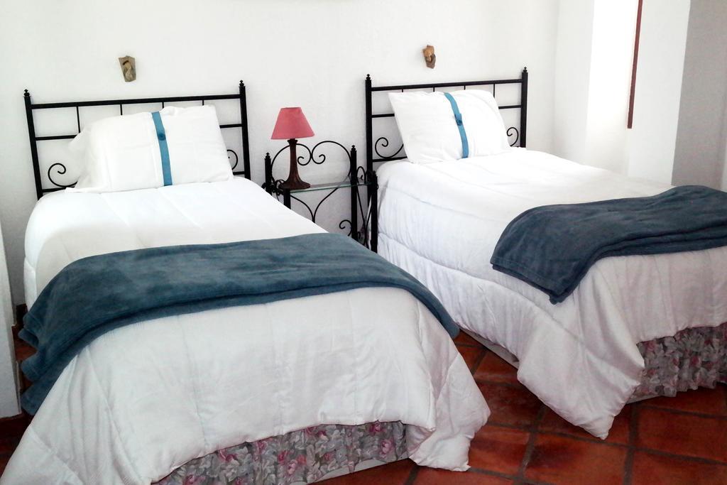 Quinta Los Arrayanes Hotel Ensenada Ruang foto